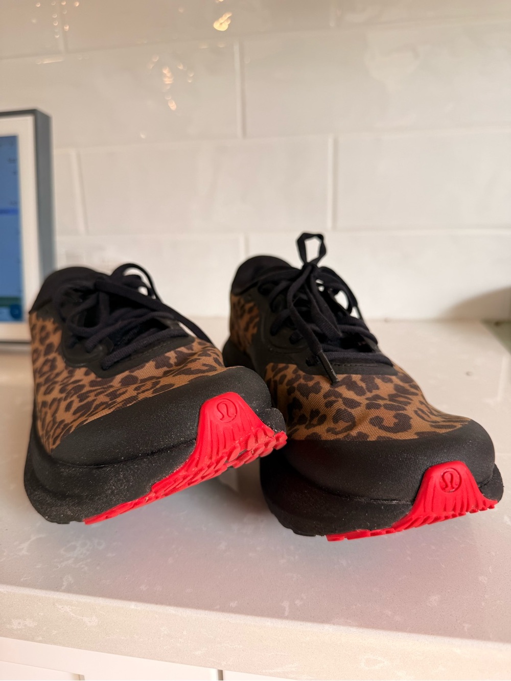 Lululemon split shift runners